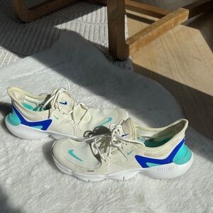 Nike Free Run 5.0 Women’s White/Off-White Colorway With Light and Royal Blue